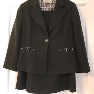 Tahari Skirt Suit